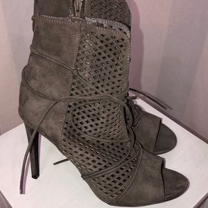 Anne Michelle Dk Grey Suede Stietto Heels